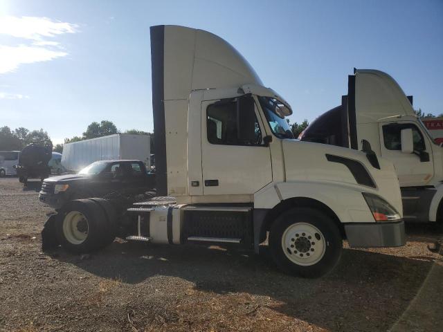 2017 VOLVO VNL — VIN 4V4N39TG0HN987972