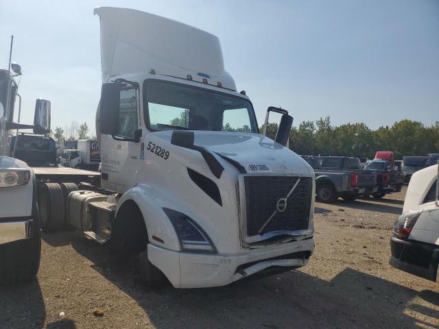 2022 VOLVO VNR — VIN 4V4W19EG6NN285657