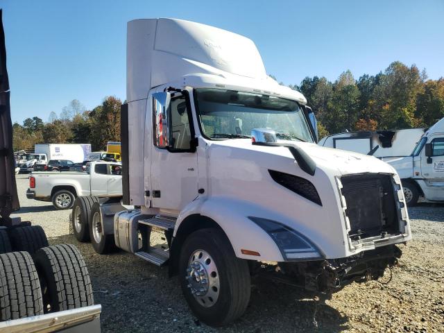 2020 VOLVO VNR — VIN 4V4WC9EH7LN211650