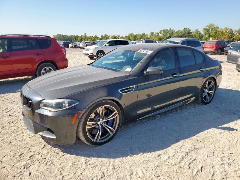 2016 BMW M5 — VIN WBSFV9C54GD595812
