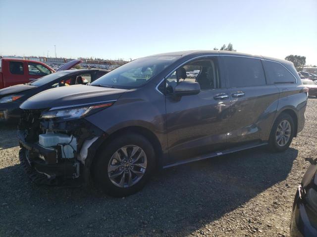 2022 TOYOTA SIENNA XLE — VIN 5TDYRKEC2NS130339