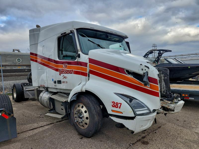 2025 VOLVO VNR — VIN 4V4WC9EH3SN687683