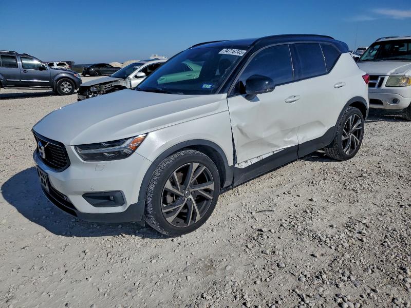 2020 VOLVO XC40 T5 R- — VIN YV4162UM3L2197344